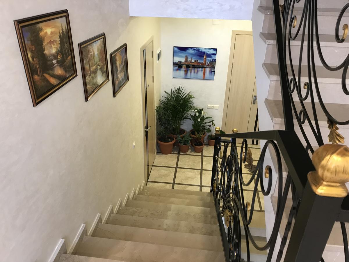 Villa Mariana Батуми Екстериор снимка