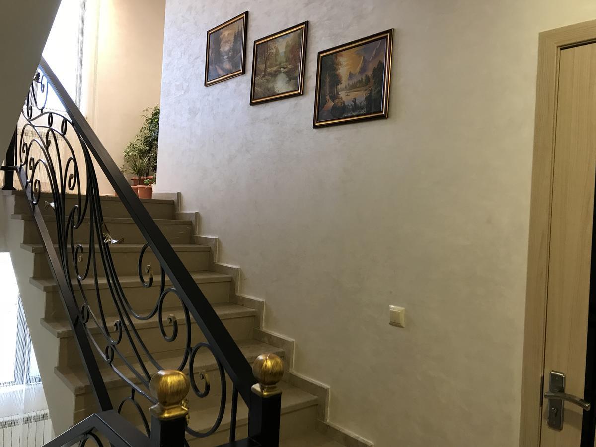 Villa Mariana Батуми Екстериор снимка