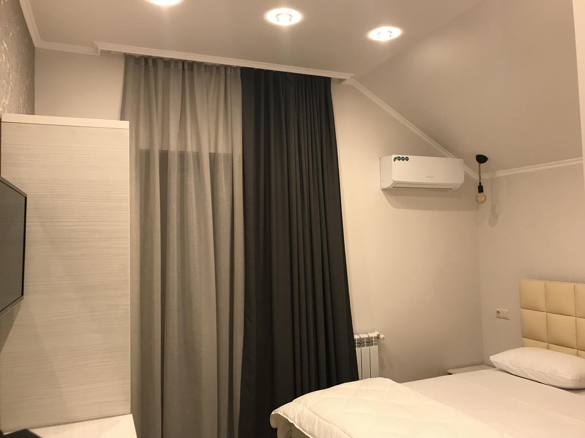 Villa Mariana Батуми Екстериор снимка