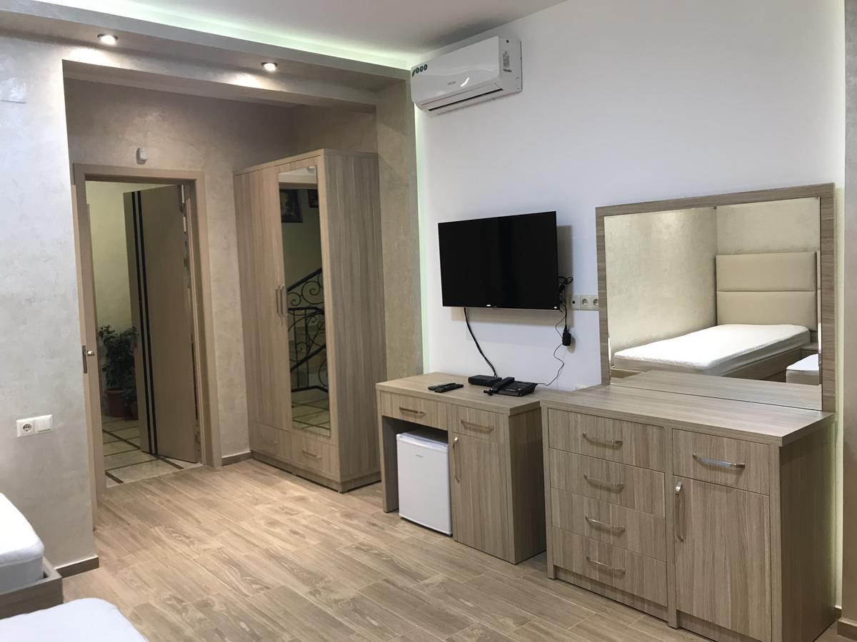 Villa Mariana Батуми Екстериор снимка